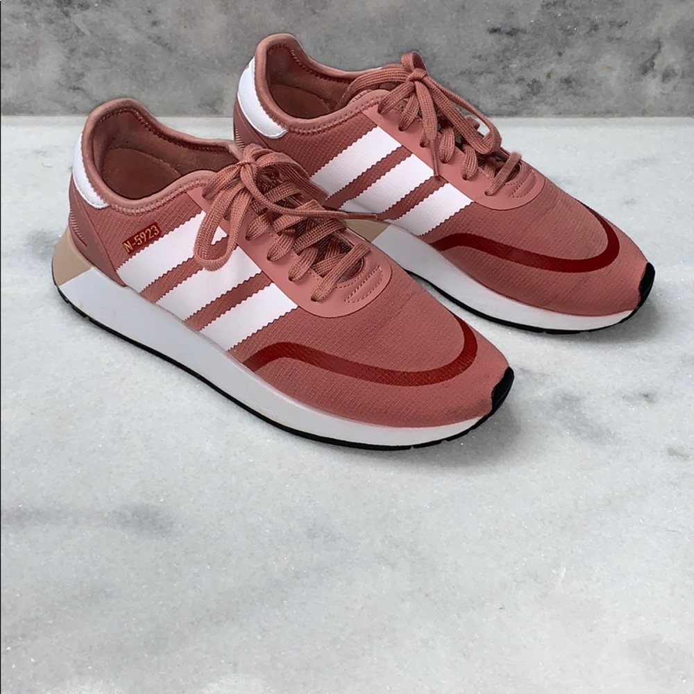 adidas Iniki Runner Cls W N- 5923 Ash Pink sz 8.5